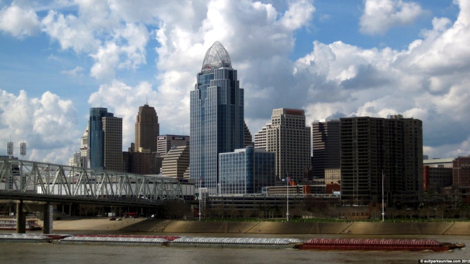 079_18_ohio_river_barge_4nn