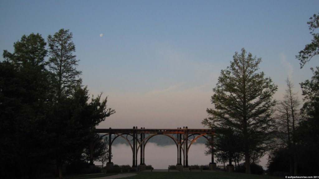 140_19_alms_foggy_overlook_moon_4nn.jpg